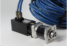 讓伺服電機(jī)振動(dòng)減弱，滿足要求，這樣做